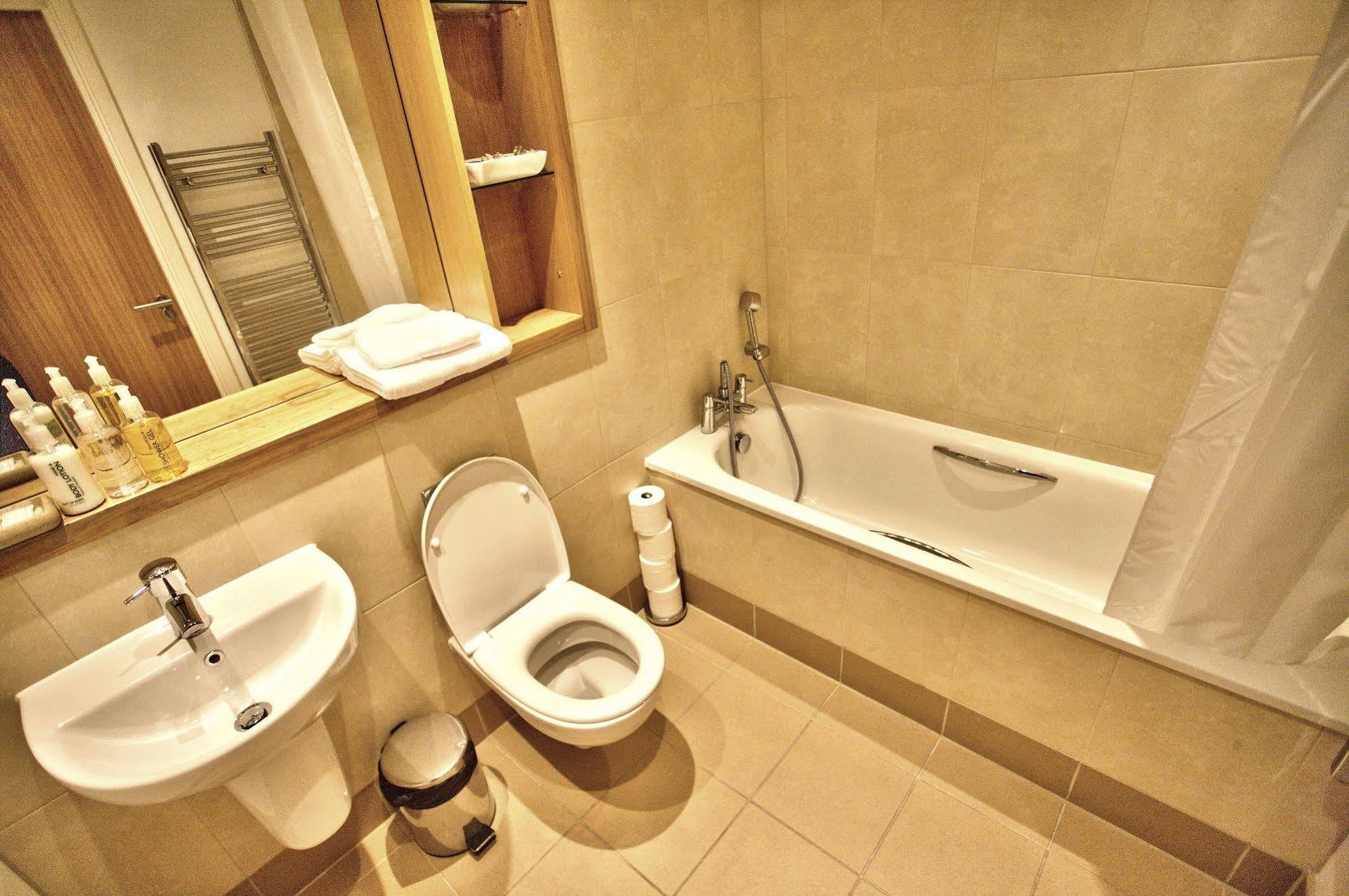 Quay Apartments Leeds Leeds  Ngoại thất bức ảnh